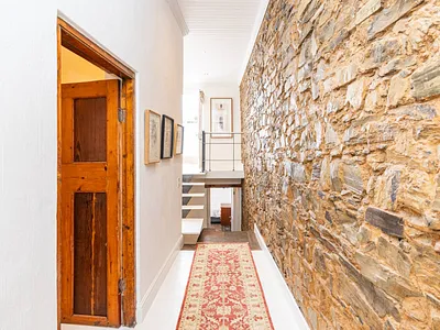 2 Bedroom House For Sale in Cape Town - 4WXg.webp