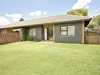 3 Bedroom Townhouse For Sale in Boksburg - R5Ya.webp