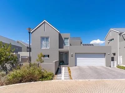 3 Bedroom House For Sale in Somerset West - mJ0W.webp