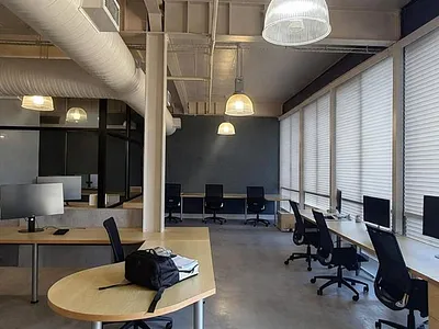 Commercial Property To Rent in Cape Town - QV77.webp