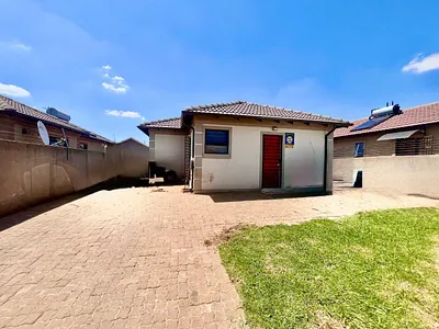 3 Bedroom House For Sale in Benoni - X2DM.webp
