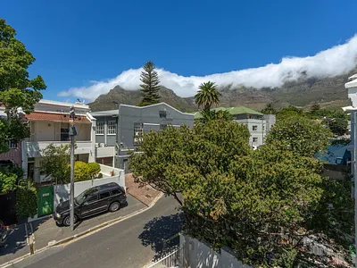 4 Bedroom House For Sale in Cape Town - OzEn.webp