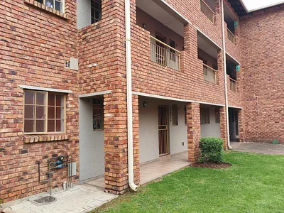2 Bedroom Apartment For Sale in Boksburg - tf0j.webp