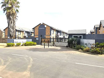 2 Bedroom Townhouse For Sale in Germiston - JQyu.webp