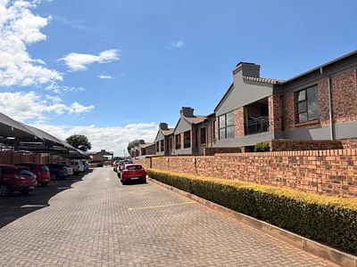 2 Bedroom Townhouse For Sale in Boksburg - HI1N.webp