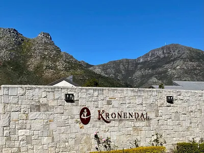 3 Bedroom Townhouse To Rent in Hout Bay - KjXH.webp