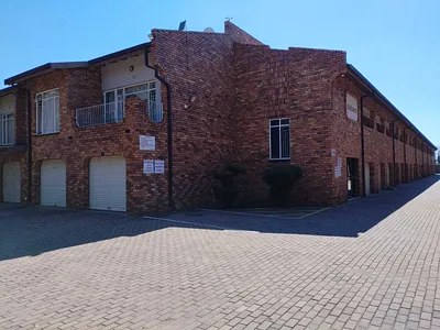 2 Bedroom Townhouse For Sale in Boksburg - 5fST.webp