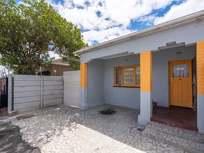 2 Bedroom House For Sale in Cape Town - YDnB.webp