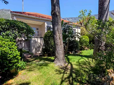2 Bedroom House For Sale in Cape Town - ZN3f.webp
