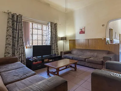 4 Bedroom House For Sale in Cape Town - 1aTU.webp