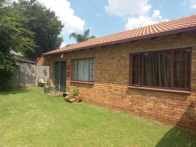 2 Bedroom Apartment To Rent in Boksburg - 3Ofr.webp