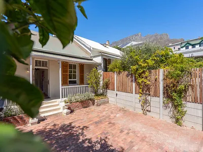 3 Bedroom House For Sale in Cape Town - GO5s.webp