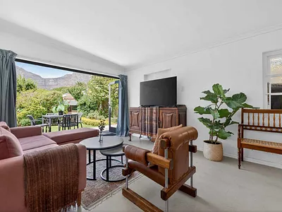 3 Bedroom House For Sale in Cape Town - IicG.webp