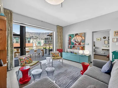 2 Bedroom Apartment For Sale in Cape Town - hoEu.webp