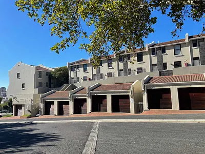 3 Bedroom Apartment For Sale in Cape Town - j9rB.webp