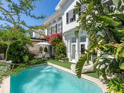 4 Bedroom House For Sale in Cape Town - hd5M.webp