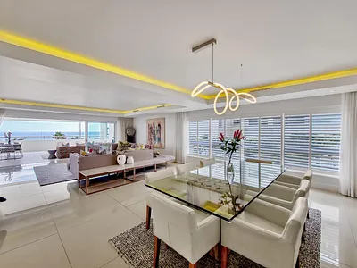 4 Bedroom Apartment For Sale in Cape Town - 8tY3.webp