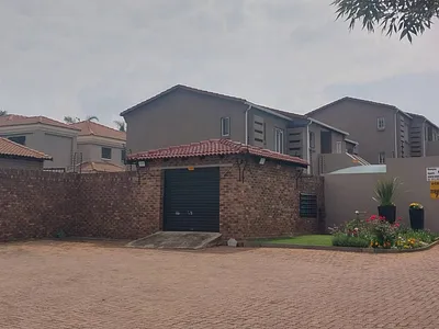 2 Bedroom Townhouse For Sale in Benoni - Dyum.webp