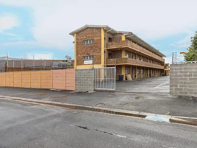 2 Bedroom Apartment For Sale in Parow - y0BJ.webp