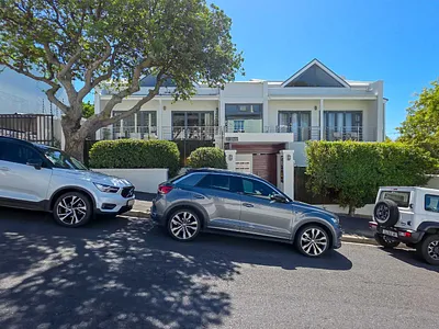 2 Bedroom Apartment For Sale in Cape Town - NhlF.webp