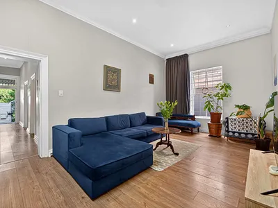 2 Bedroom House For Sale in Cape Town - img