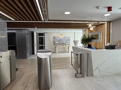 Commercial Property To Rent in Cape Town - img