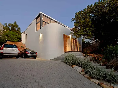 4 Bedroom House For Sale in Cape Town - img