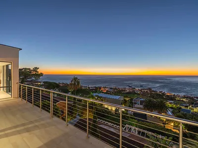 7 Bedroom House For Sale in Cape Town - Ps9b.webp