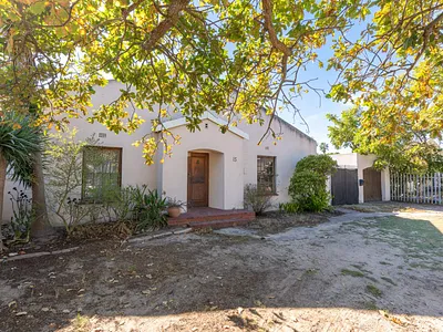 3 Bedroom House For Sale in Goodwood - OiaF.webp