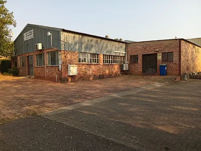 Industrial Property For Sale in Empangeni - MUwi.webp