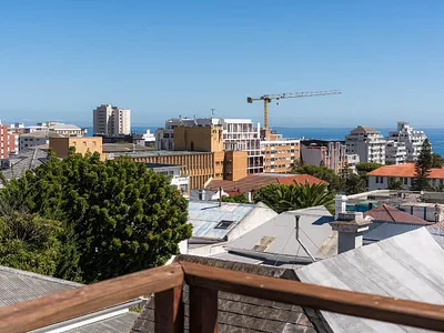 2 Bedroom House To Rent in Cape Town - 55oM.webp