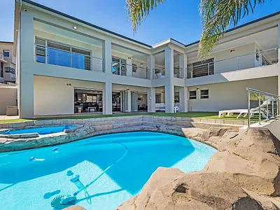 6 Bedroom House For Sale in Parow - 1OcU.webp