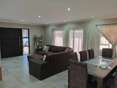 3 Bedroom House To Rent in Richards Bay - XAkU.webp