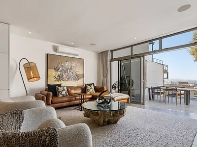 3 Bedroom House To Rent in Cape Town - 0Mi1.webp