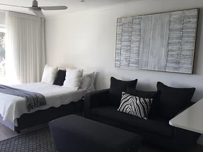 0.5 Bedroom Apartment To Rent in Cape Town - YuIs.webp