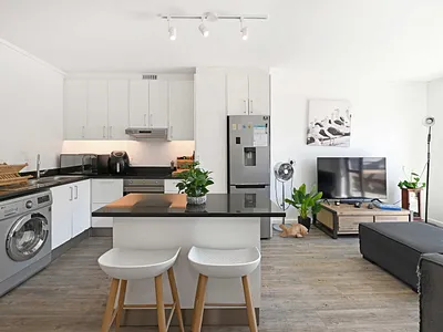 2 Bedroom Apartment For Sale in Cape Town - eXSk.webp