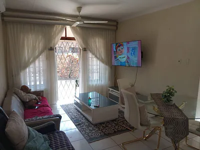 3 Bedroom Apartment To Rent in Bloemfontein - E8Xn.webp