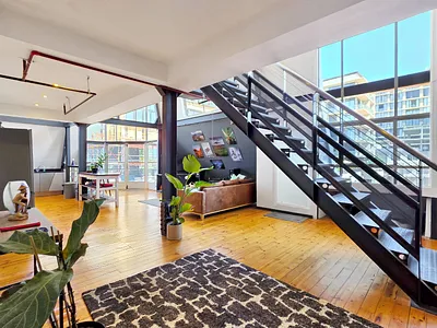 1 Bedroom Apartment For Sale in Cape Town - 9CIy.webp