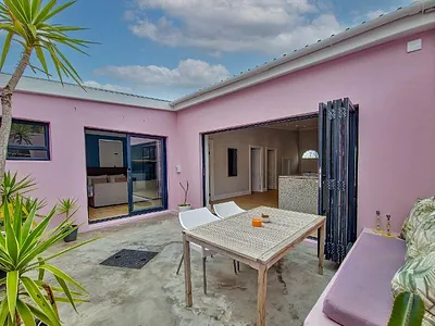 3 Bedroom House To Rent in Cape Town - IWKI.webp