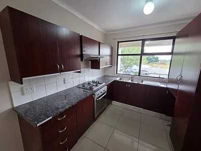 2 Bedroom Apartment For Sale in Boksburg - img