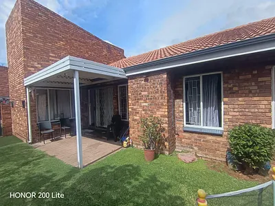 3 Bedroom Townhouse To Rent in Brentwood, Benoni - img