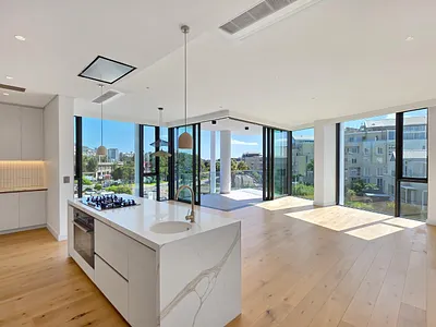 3 Bedroom Apartment To Rent in Cape Town - rcRx.webp