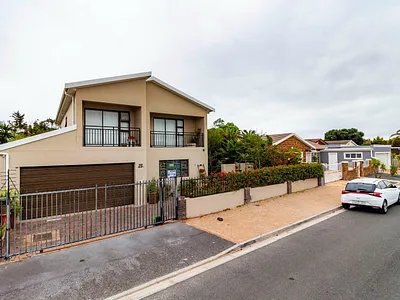 6 Bedroom House For Sale in Milnerton - EzJi.webp