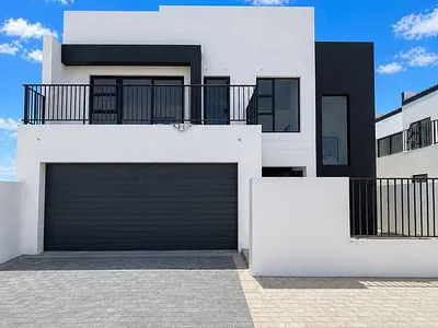 4 Bedroom House For Sale in Blouberg - cQCH.webp