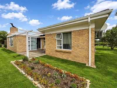 2 Bedroom House For Sale in Durbanville - qhb1.webp