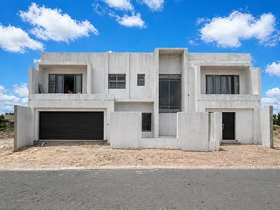 4 Bedroom House For Sale in Blouberg - 8xbf.webp