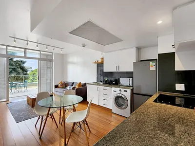 0.5 Bedroom Apartment For Sale in Cape Town - r7z6.webp
