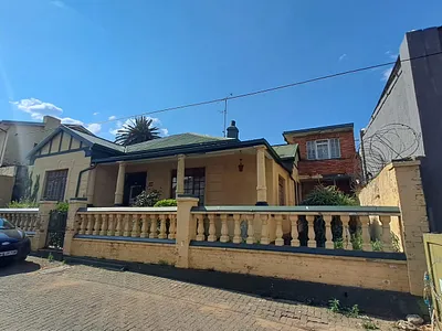 4 Bedroom House For Sale in Johannesburg - img