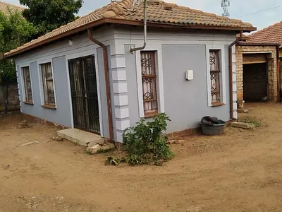3 Bedroom House For Sale in Springs - HmkH.webp