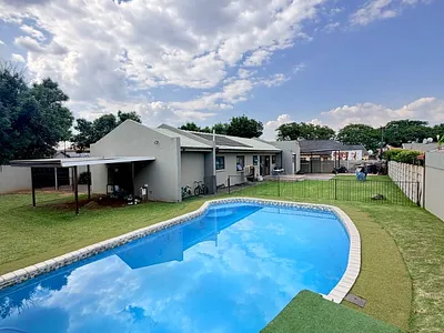 4 Bedroom House For Sale in Benoni - wt0b.webp